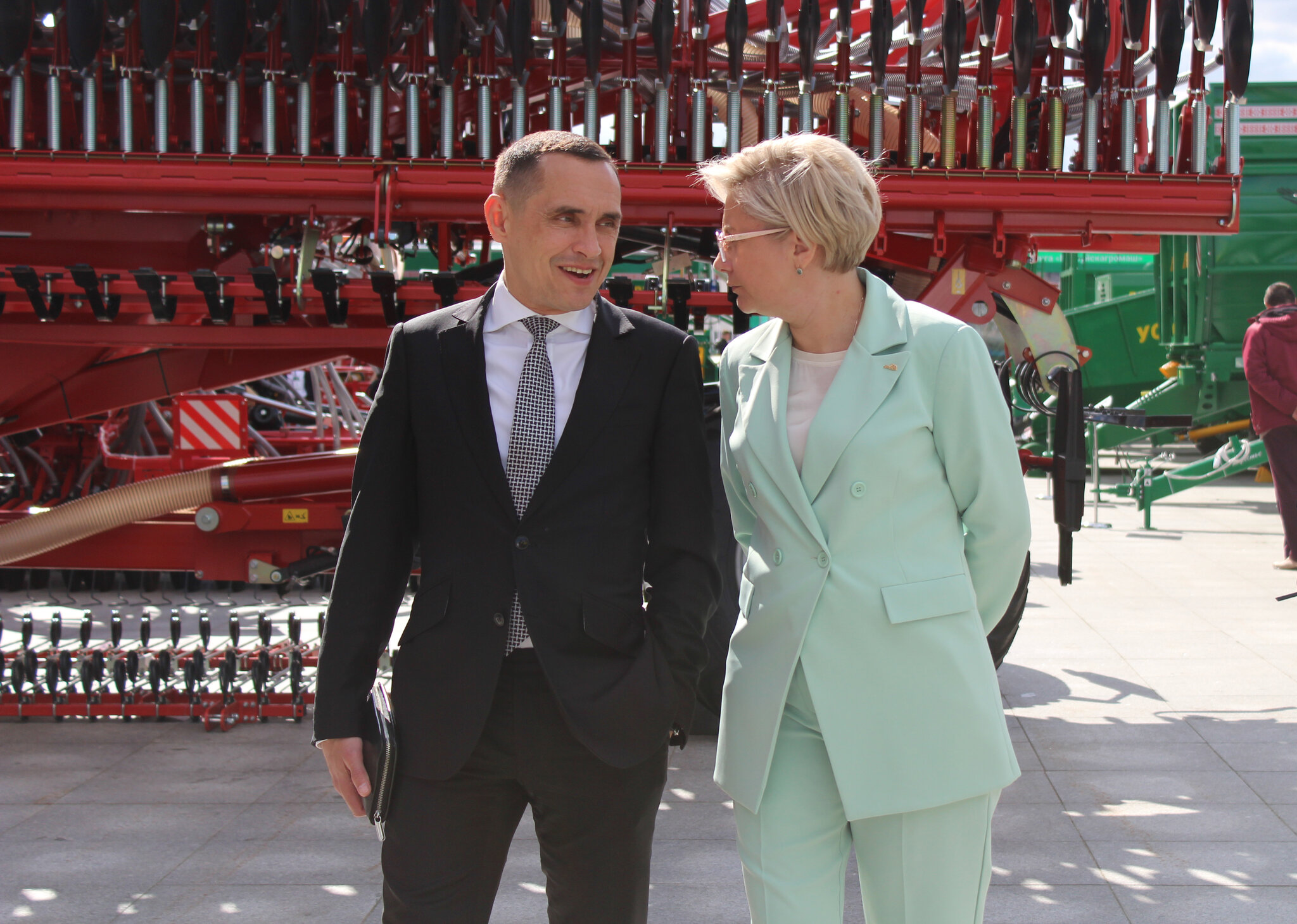 Генеральный директор ОАО «Промагролизинг» А.А.Анискевич и Генеральный директор ОАО «Управляющая компания холдинга «Бобруйскагромаш»